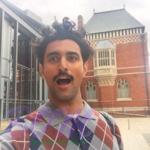 Kunal Kapoor hair raising selfie at RSC theatre