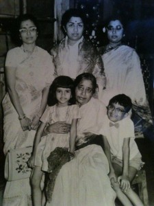 Lata Mangeshkar ji at Tirupati Mandir with Mother and Sisters, and Rachana and yogesh child of Meena ji