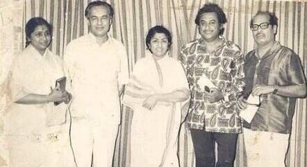 Lata Mangeshkar ji with Mukesh Ji, Kishire Da and others