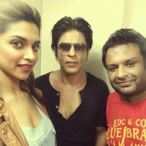 Latest Picture of Shah Rukh Khan & Deepika Padukone at the IPL Gala Dinner night!