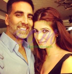 Latest picture of Akshay Kumar without makeup with Twinkle Khanna