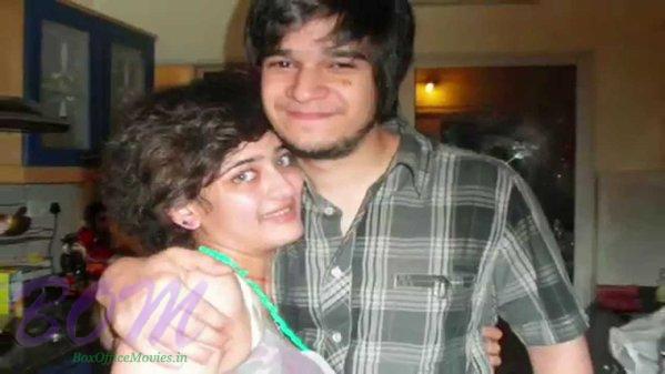 Lead actors of Laali Ki Shaadi Mein Laddoo Deewana