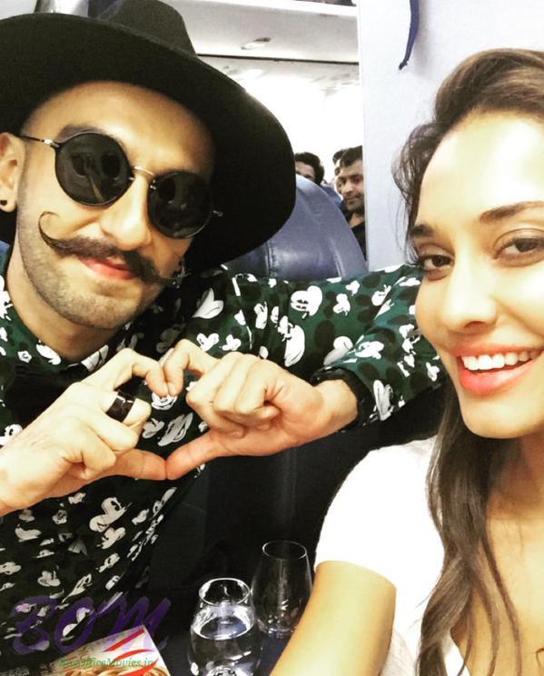 Lisa Haydon selfie with Ranveer Singh