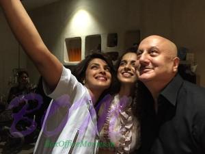 Look who is taking a selfie with Kangana Ranaut after her winning the National Award