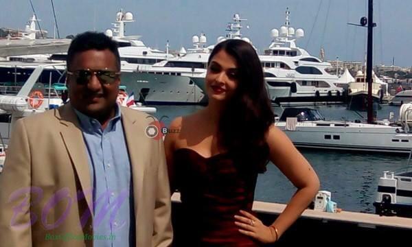 Lovely moment of Aishwariya Rai with Sanjay Gupta while at cannes 2015