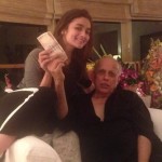 Mahesh Bhatt paying to Alia Bhatt for foot massage
