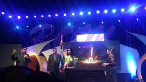 Mallika Sherawat honored with Kalakaar awards of the international youth icon award