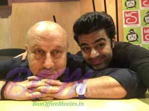 Manish Paul quirky picture with Anupam Kher
