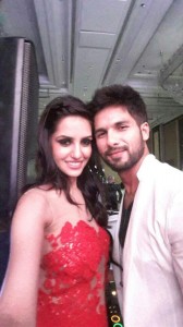 Miss India World 2014 Koyal Rana clicks a selfie WITH Shahid Kapoor at GQ Best Dressed Men 2014