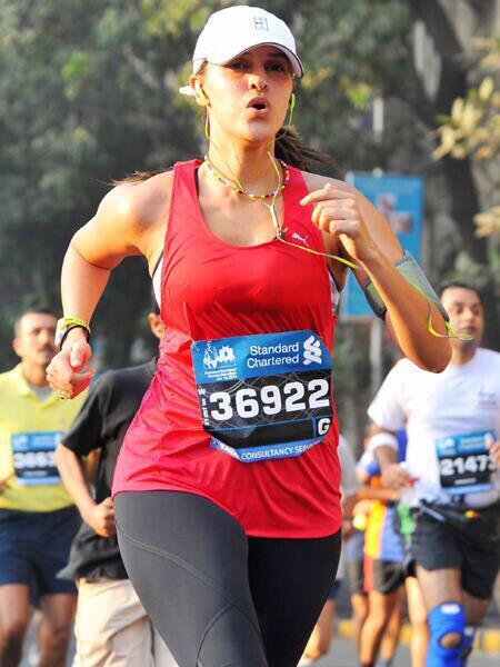 Neha Dhupia Marathon Girl!!! Clicked you at SCMM 2014!