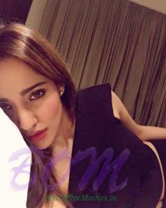 Neha Sharma quirky selfie