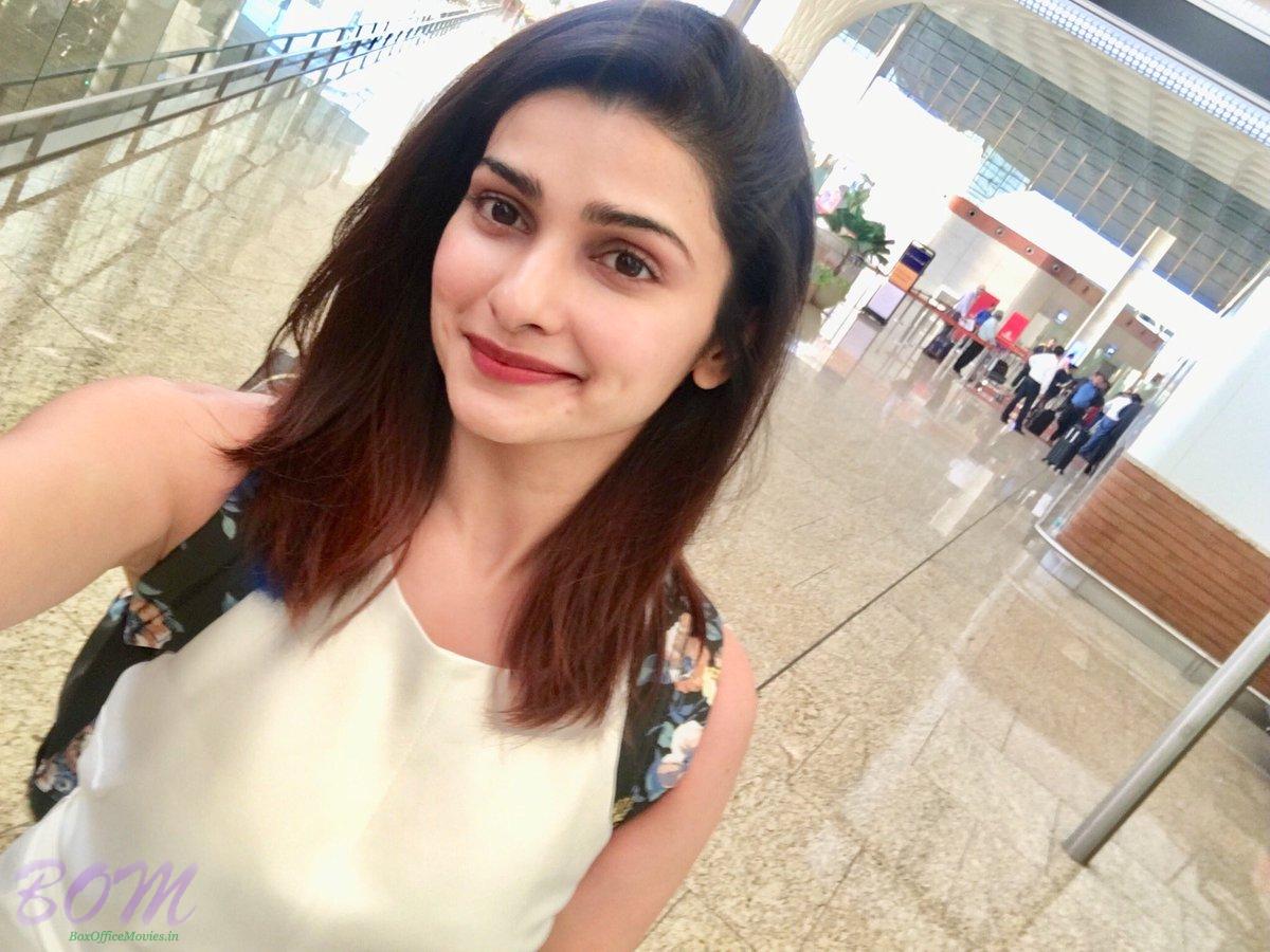 Prachi Desai selfie