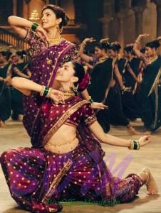 Priyanka Chopra and Deepika Padukone's first look in another Dola Re style song of Bajirao Mastani