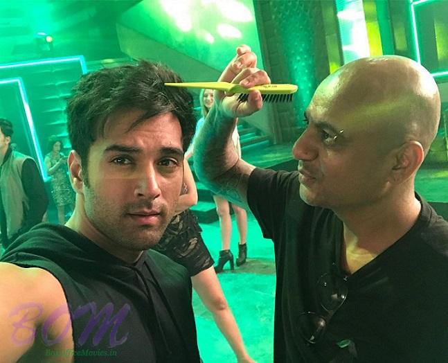 Pulkit Samrat selfie with hair stylist Aalim Hakim