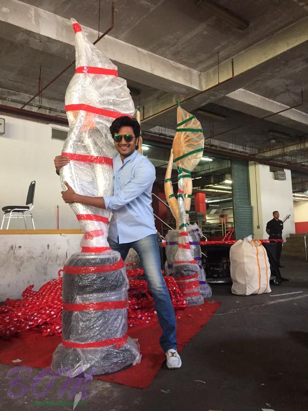 Quirky picture of Riteish Deshmukh at IIFA awards