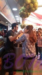 Ranbir Kapoor and Deepika Padukone at the pani puri center