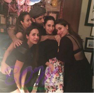 Ranbir kapoor with sister Karishma Kapoor, Kareena Kapoor and friends