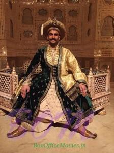 Ranveer Singh look as Peshwa Bajirao in movie Bajirao Mastani