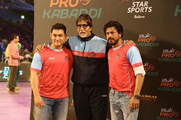 Rate picture of Bollywood Amitabh Bachchan, Shahrukh Khan and Aamit Khan together