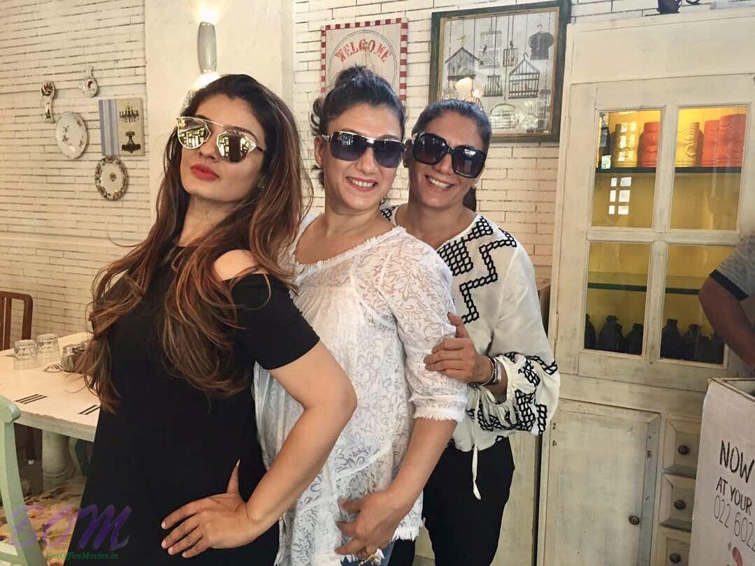 Raveena Tandon when in a lunch with her best friends