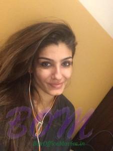 Raveena Tandon unfit half sleepy jetlagged selfie