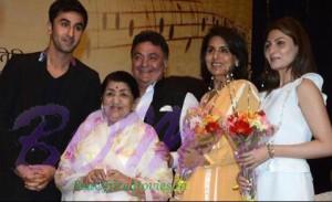 Rishi Kapoor family with Lata Mangeshkar ji