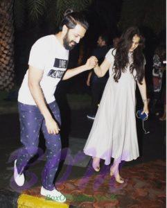 Riteish Deshmukh romance begins with wife Genelia Deshmukh with holding hands