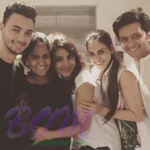 Riteish and Genelia with Priyanka, Arpita and Aayush Sharma