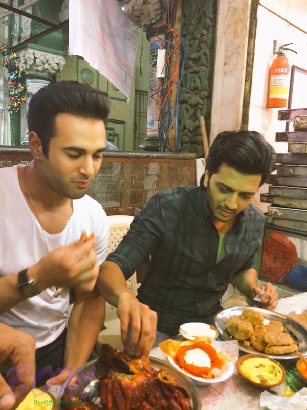 Riteish and Pulkit enjoying Kabab together