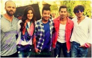 Rohit Shetty, Varun Dhawan, Kriti Sanon with Shahrukh khan on the sets of upcoming Dilwale