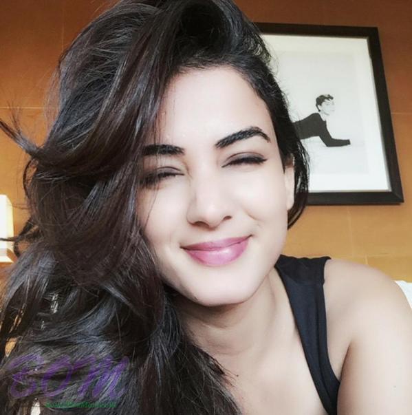 Gorgeous SONAL CHAUHAN latest selfie