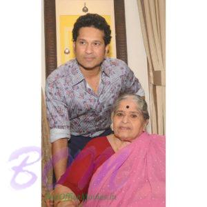 Sachin Tendulkar with his mother on Mothers Day 2017