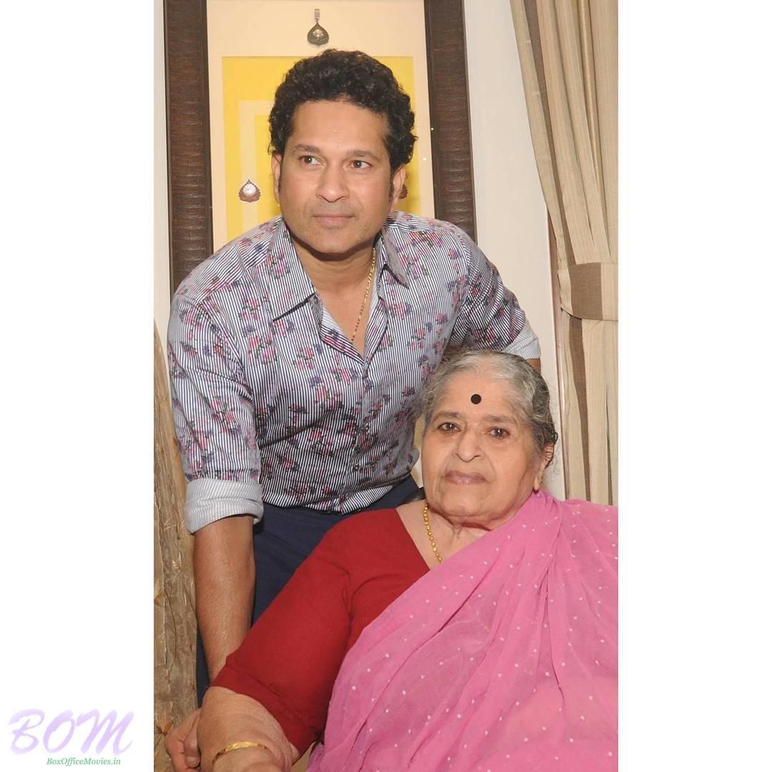 Sachin Tendulkar with his mother on Mothers Day 2017