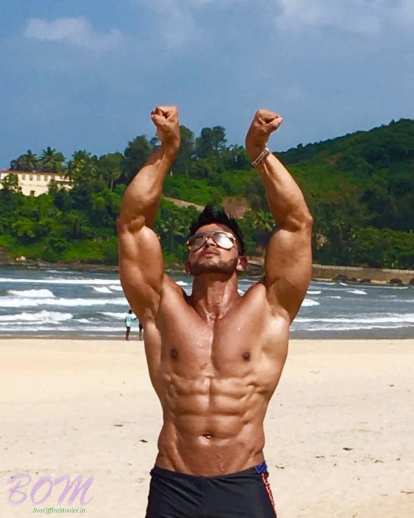 Sahil Khan hands style during a pose