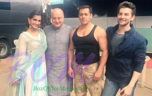 Salman Khan, Neil Nitin Mukesh, Anupam Kher and Sonam Kapoor on the sets of upcoming Prem Ratan Dhan Payo