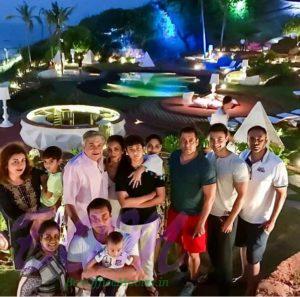 Salman Khan and entire family at W Hotel in Goa in Nov 2016
