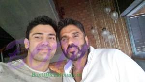 Sangram Singh latest picture with Suniel Shetty