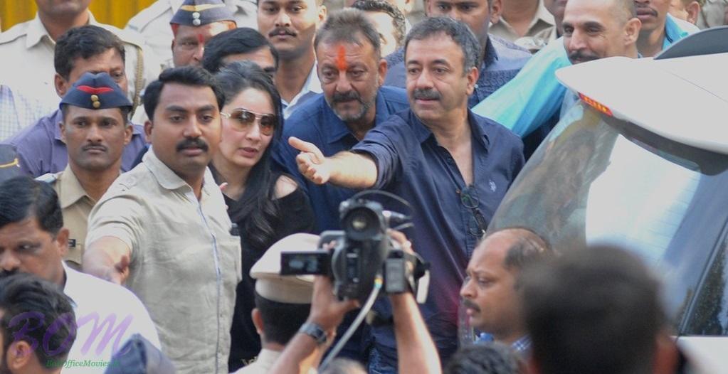 Sanjay Dutt with Raj kumar Hirani and his wife Manyata outside Yerwada jail