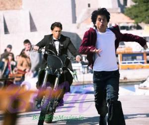 Shah Rukh Khan running after a FAN