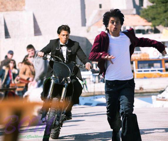 Shah Rukh Khan running after a FAN