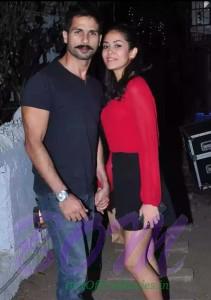 Shahid Kapoor and Meera Rajput looks adorable in this Christmas party