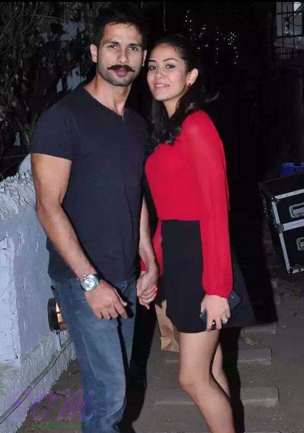 Shahid Kapoor and Meera Rajput looks adorable in this Christmas party