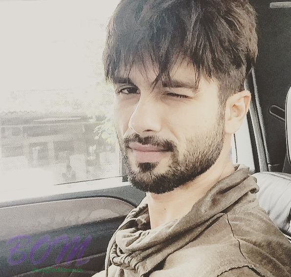 Shahid Kapoor hot selfie will amaze you with his charm