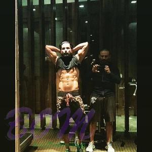 Shahid Kapoor new abs picture
