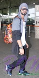 Shahid Kapoor style looks awesome in this picture