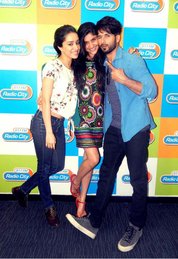 Shahid Kapoor with Shraddha Kapoor and Archanaa Pania