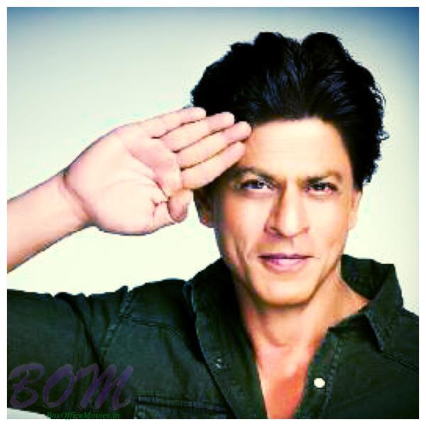 Shahrukh Khan Salute Selfie