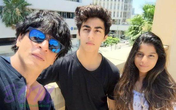 Shahrukh Khan latest family selfie without Abram and mom