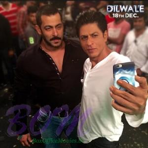 Shahrukh Khan selfie with Salman Khan while shooting for BigBoss9 recently