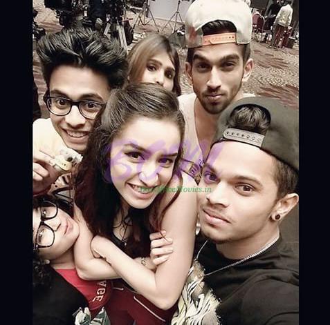 Shraddha Kapoor with Pavan, Chandan & Mohan Pandey on sets of ABCD2